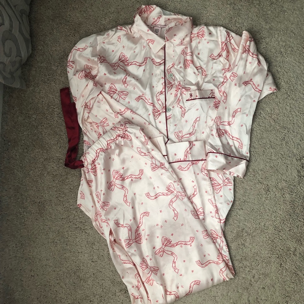 NWT VS pajama set